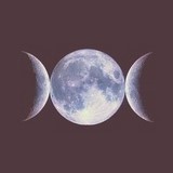 Robert Graves Moon as double-ax